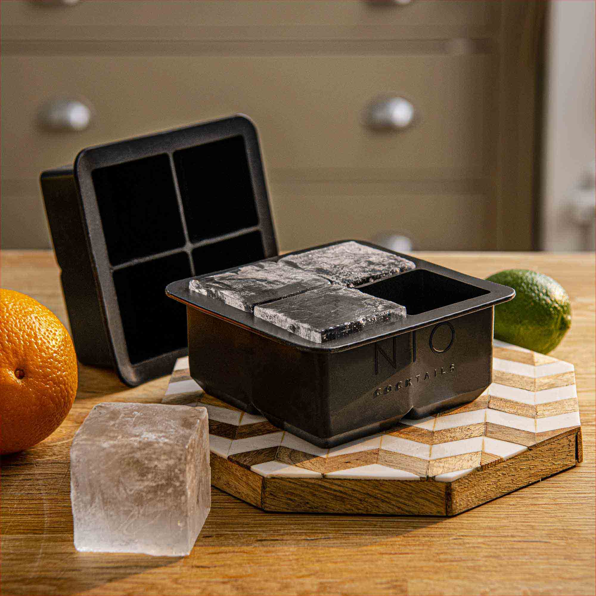 http://niococktails.co.uk/cdn/shop/products/nio-cocktails-ice-cubes-mould-square.jpg?v=1674646470