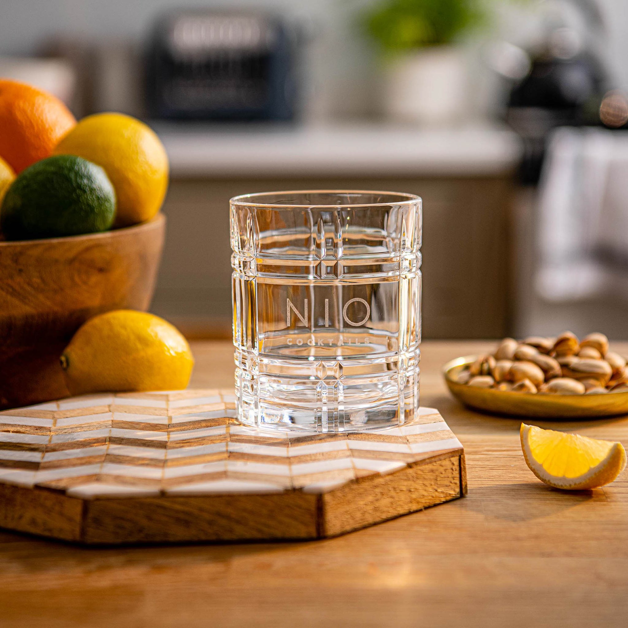 Serve the moment kit: 9 cocktails + 2 tumblers and 1 ice mould FREE (25%)