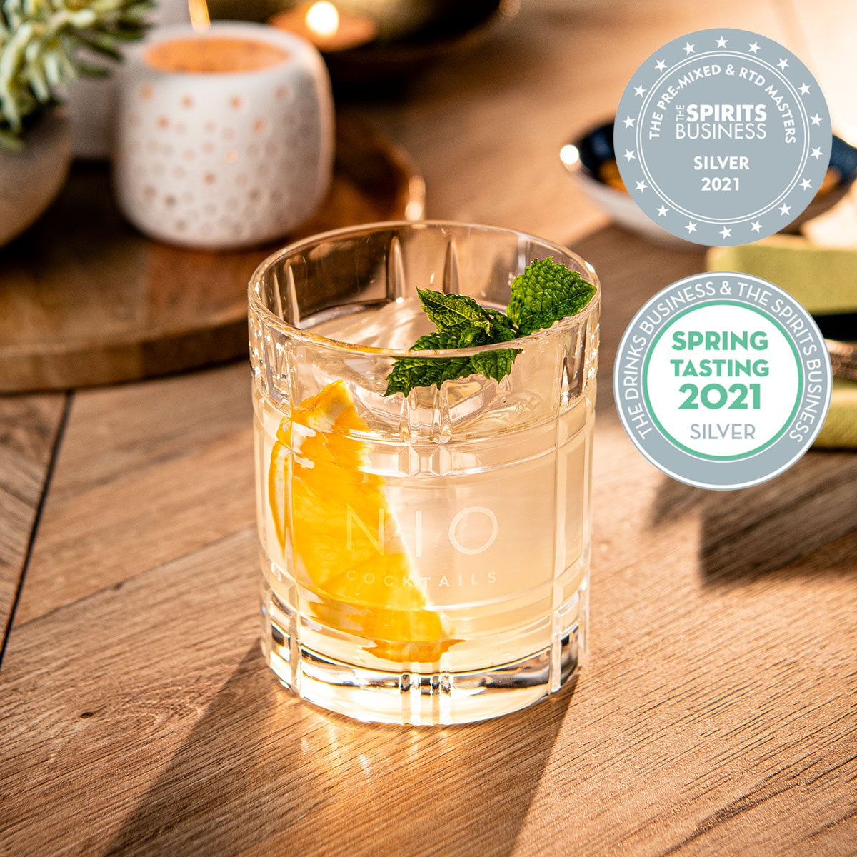 Serve the moment kit: 9 cocktails + 2 tumblers and 1 ice mould FREE (25%)