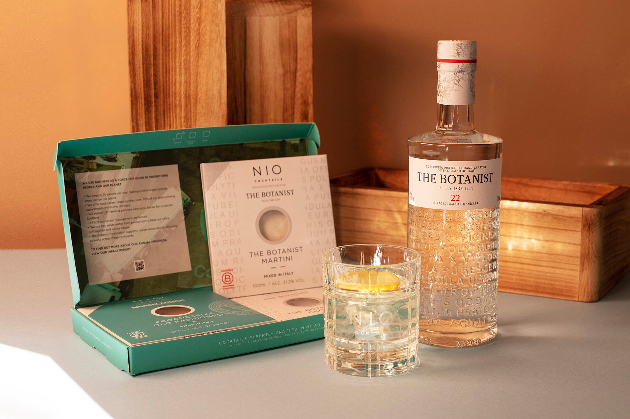 Bruichladdich and The Botanist Cocktail Box